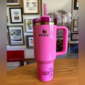 Glinda x Stanley WICKED collab pink sparkly 40oz Quencher H2.0 Tumbler